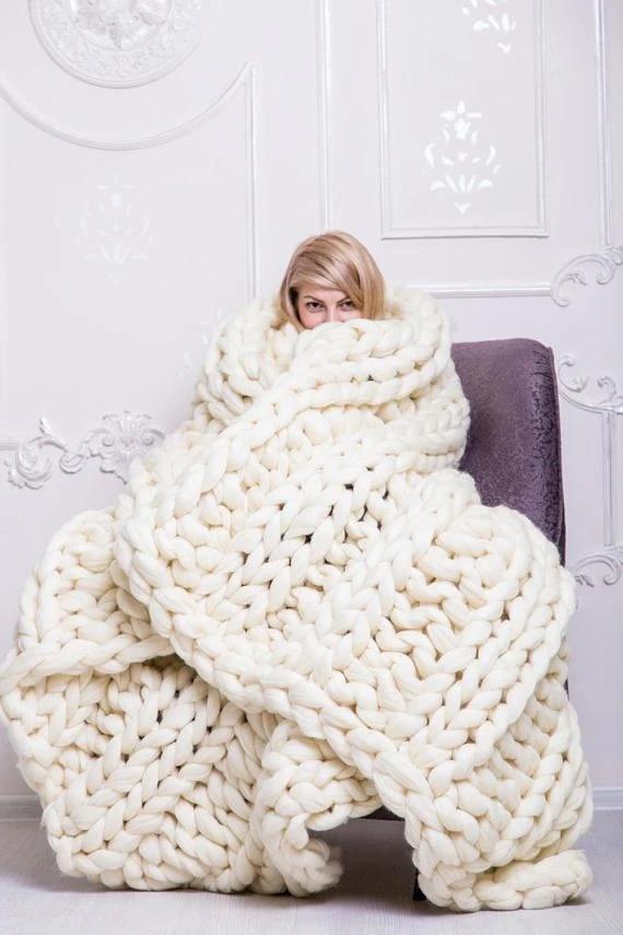 Koslund™ Grovstrikket pledd i myk mikrofiber, tolv farger