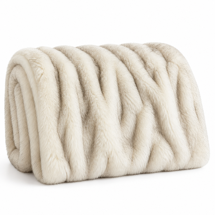 Koslund™ Fluffy pledd i kunstpels med forsterkede kanter