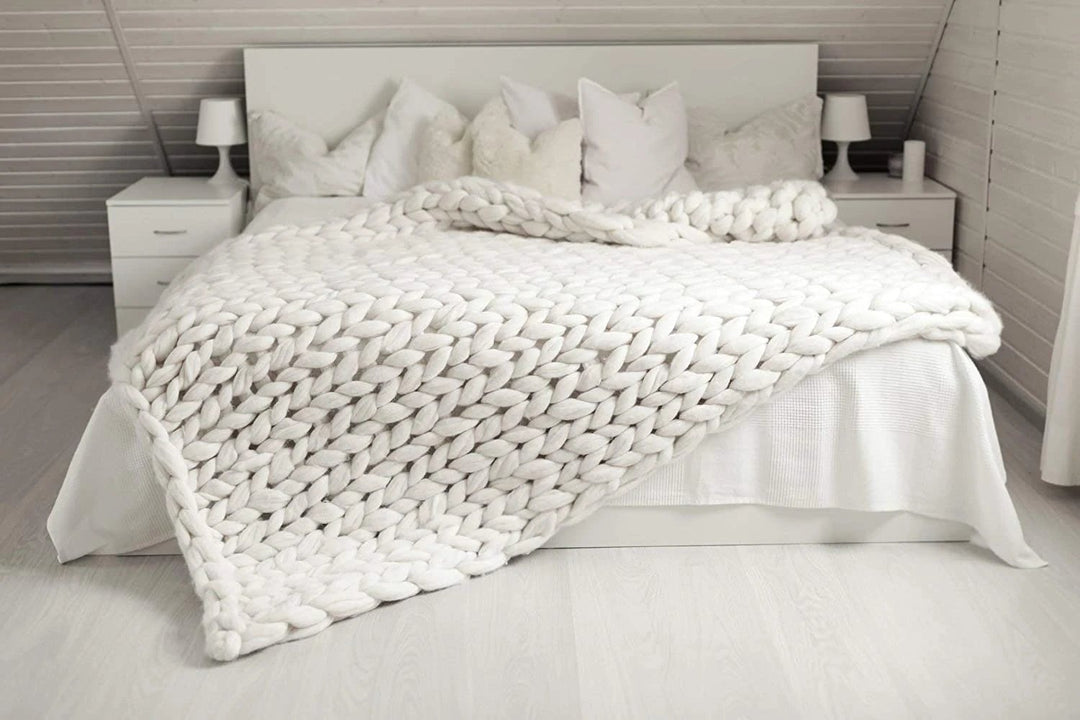 Koslund™ Grovstrikket pledd i myk mikrofiber, tolv farger