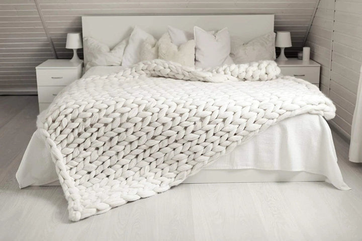 Koslund™ Grovstrikket pledd i myk mikrofiber, tolv farger