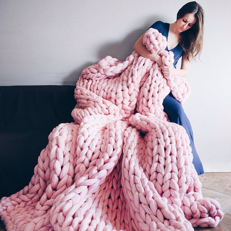 Koslund™ Grovstrikket pledd i myk mikrofiber, tolv farger