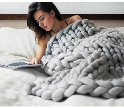 Koslund™ Grovstrikket pledd i myk mikrofiber, tolv farger