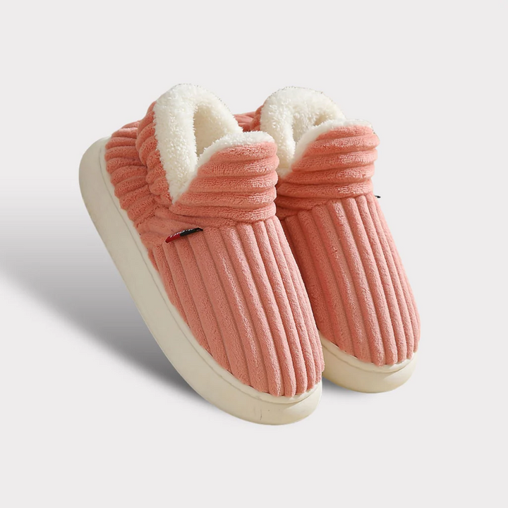 Fluffy vintertøfler i fleece med tykk sklisikker såle
