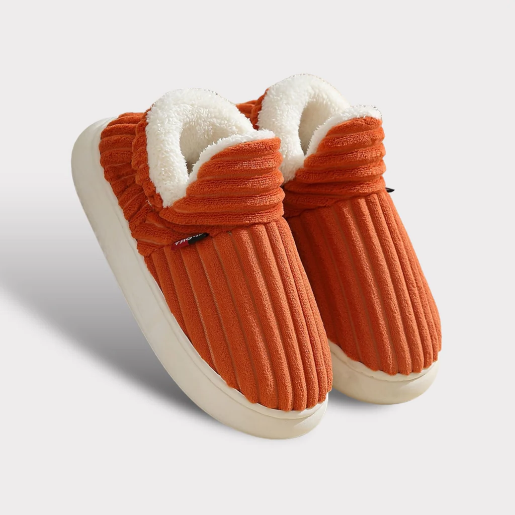 Fluffy vintertøfler i fleece med tykk sklisikker såle