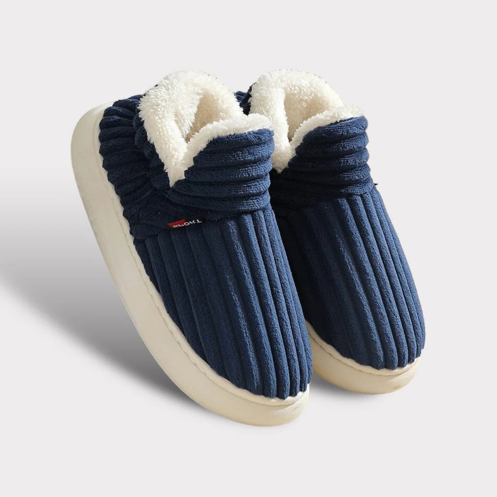 Fluffy vintertøfler i fleece med tykk sklisikker såle
