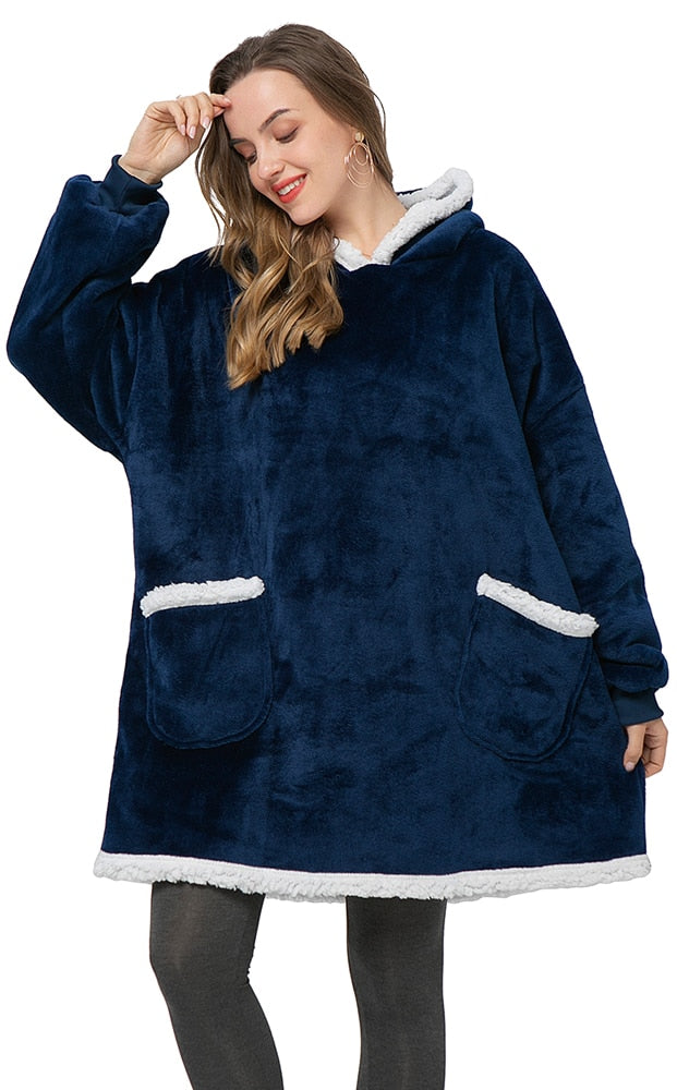 Pleddhettegenser i fleece med stor hette og lommer