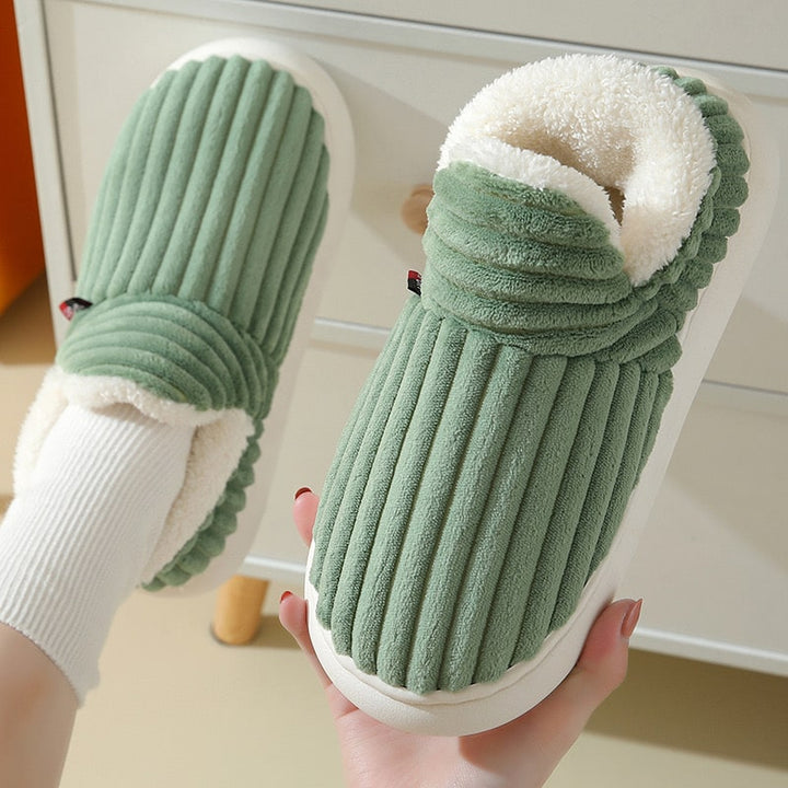 Varme tøfler i fleece med tykk og sklisikker såle