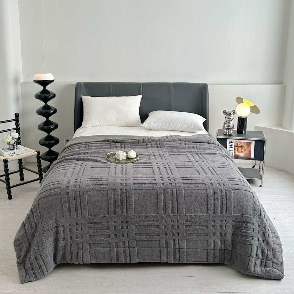 Koslund™ Strikket teppe med preget rutemønster i dobbel myk mikrofiber