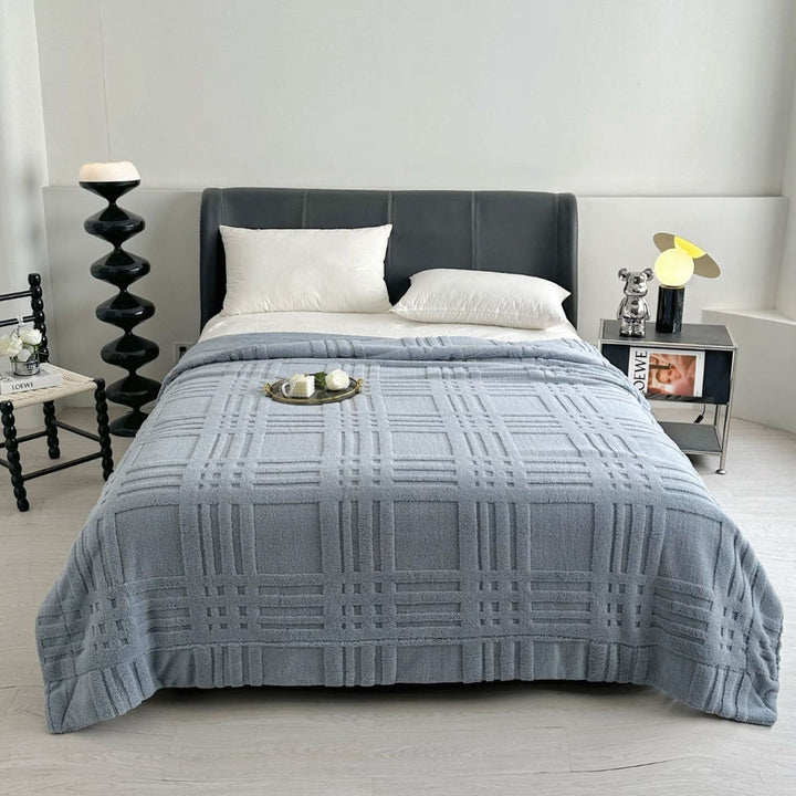 Koslund™ Strikket teppe med preget rutemønster i dobbel myk mikrofiber