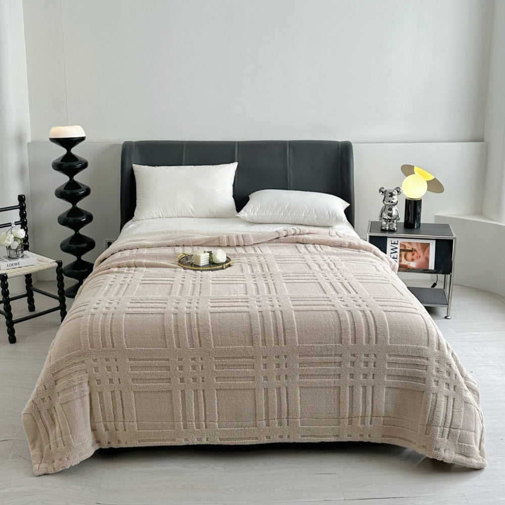 Koslund™ Strikket teppe med preget rutemønster i dobbel myk mikrofiber