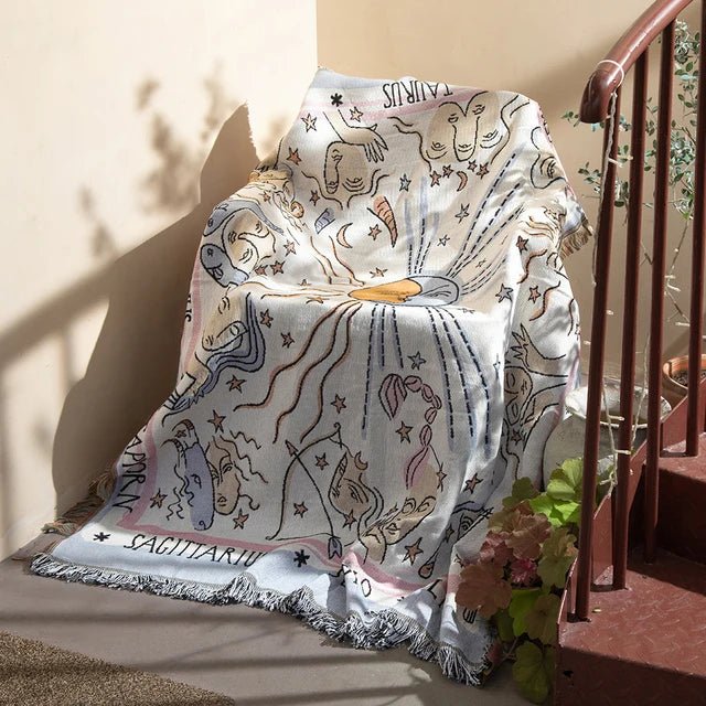 Vevd pledd med abstrakt motiv, jacquard til sofa og vegg