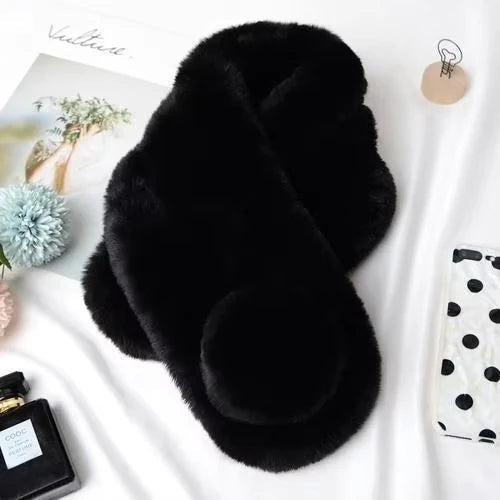Myk loop-skjerf i faux fur – varm og elegant på kalde dager