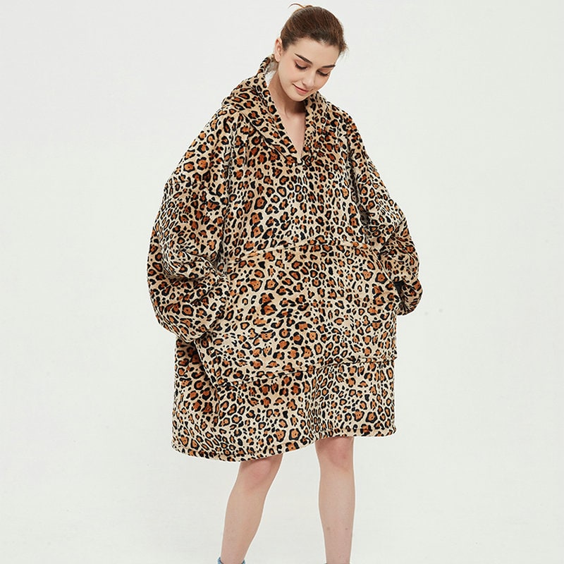 Oversized fleecehettegenser med sherpafôr og kengurulomme